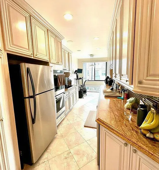 750 S Bundy Dr #203 — Photo 8
