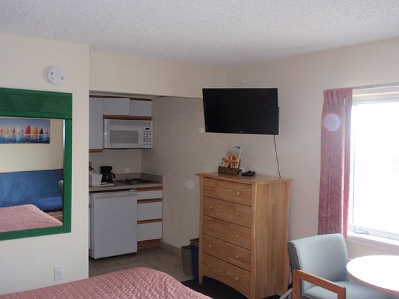 2nd image of 870 7th St Unit 424