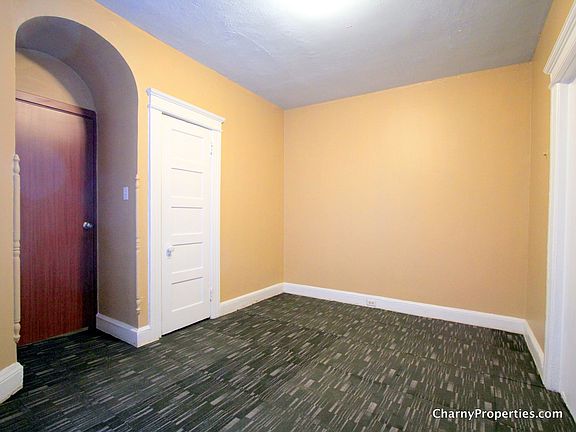 Middle Bedroom