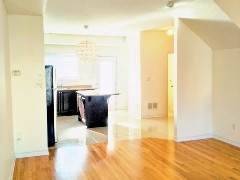 32 Aspen Hills Rd #4 — Photo 8