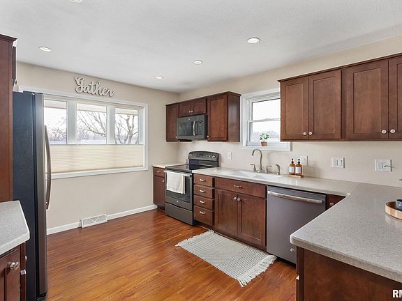 3rd image of 3471 Sunny Hill Dr