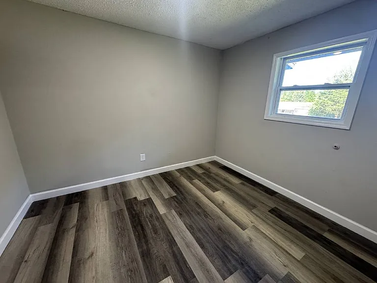 118 Harrys Dr — Photo 6