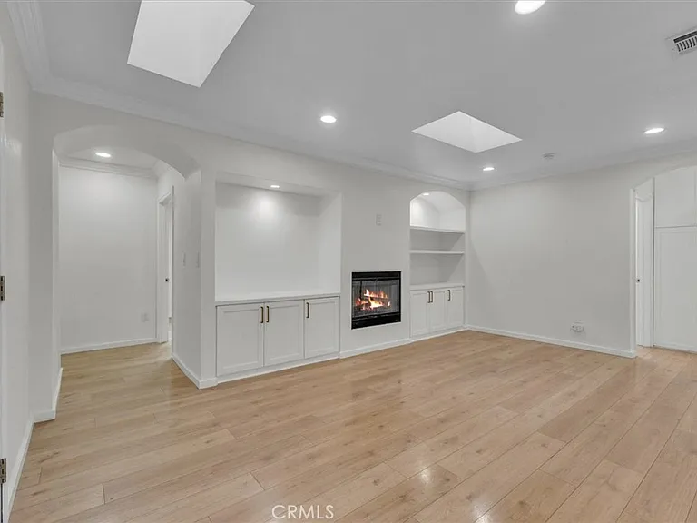 7015 Amigo Ave — Photo 11