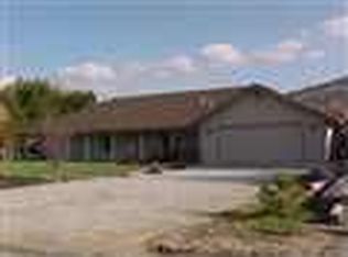 23870 Pebble Beach Ln, Tehachapi, CA 93561
