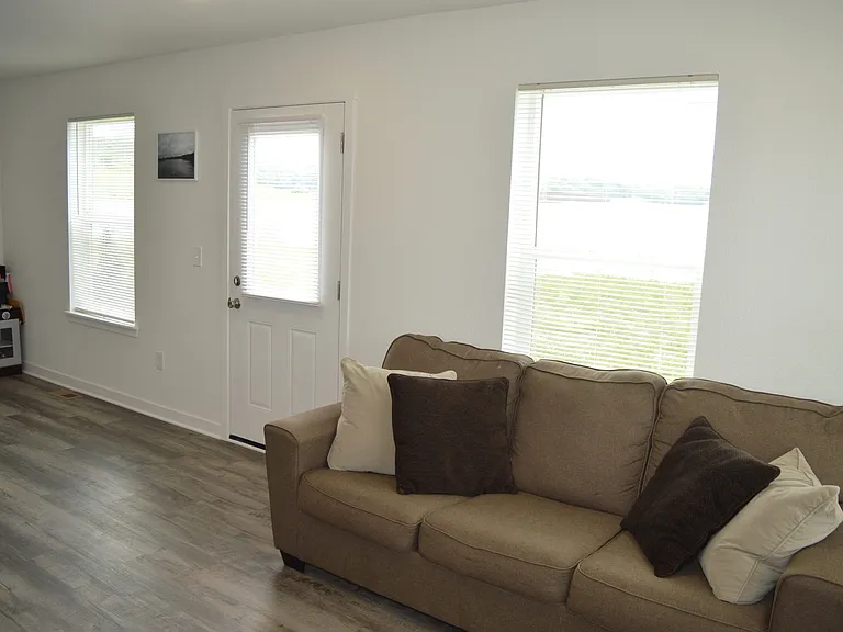 311 Alberts Dr — Photo 2