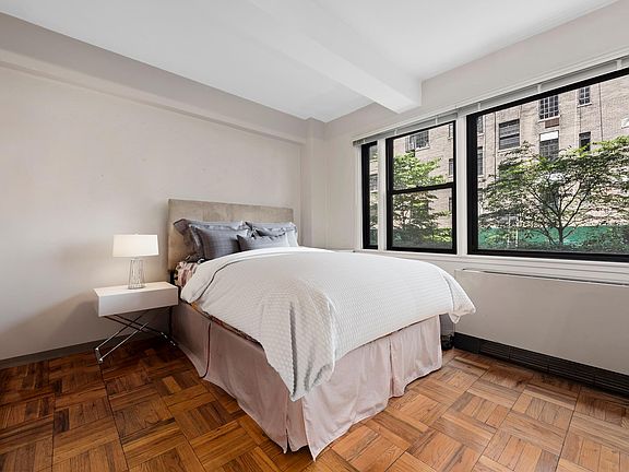 4th image of 55 E 9th St APT 2B