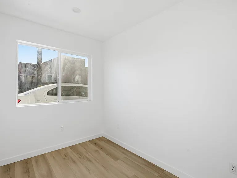 1805 W 80th St — Photo 22