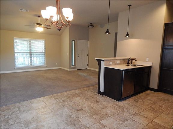 5th image of 1019 Eaglerock Ln