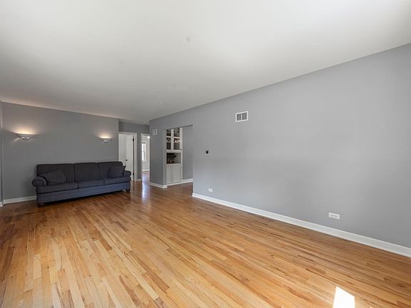 3rd image of 109 S Hudson St