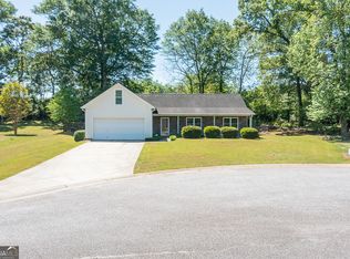 301 Creekdale Dr, Commerce, GA 30529