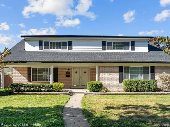 30359 Lund Ave, Warren, MI 48093
