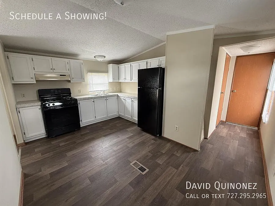 Building Photo - 6706 Country Ln