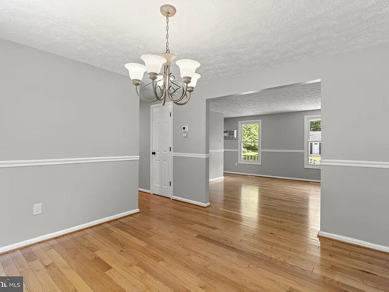 8428 Braddock Way — Photo 10