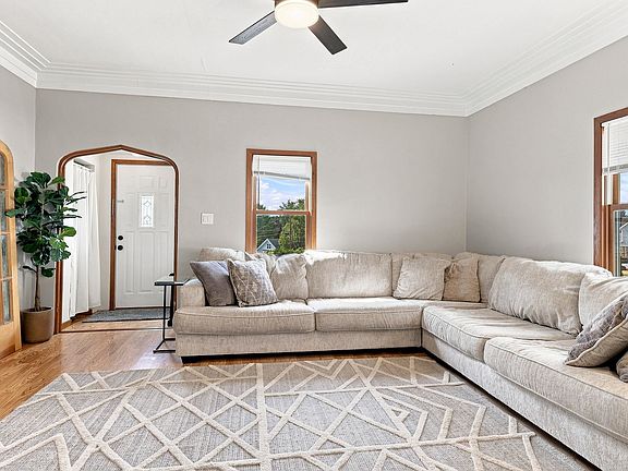 4th image of 721 Groveland Pl