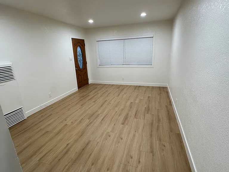 9236 Van Ruiten St — Photo 7