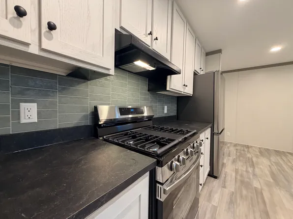 4000 E 134th St #1021, Chicago, IL 60633