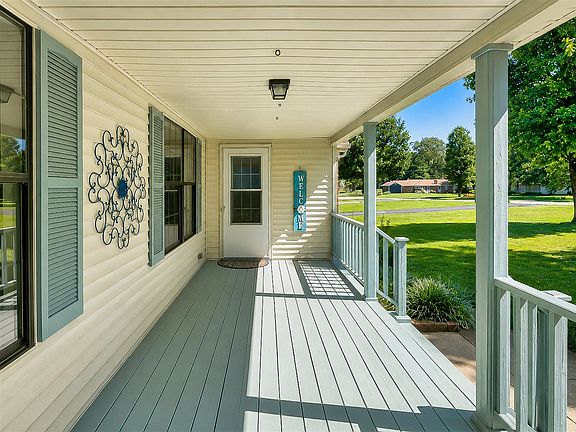 2nd image of 221 Winston Ln