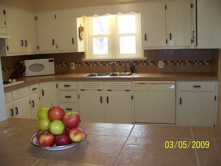 Kitchen pass-through