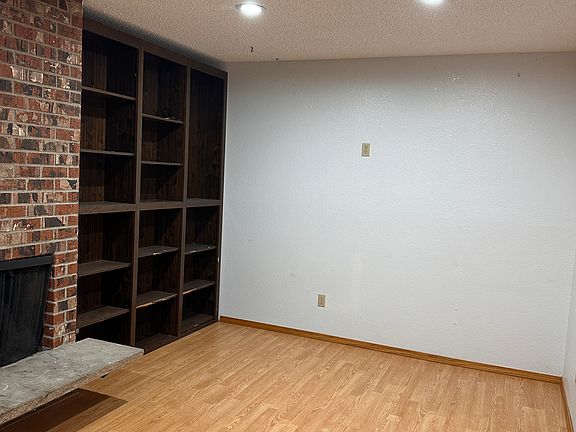 4th image of 1707 S 92nd St