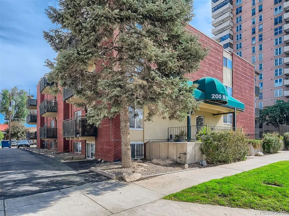 200 N Pearl St #402