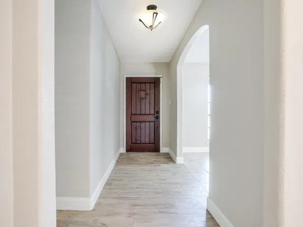1812 Winchester Way, Bedford, TX 76022