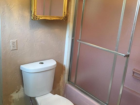 2nd image of 3220 NW 17th St