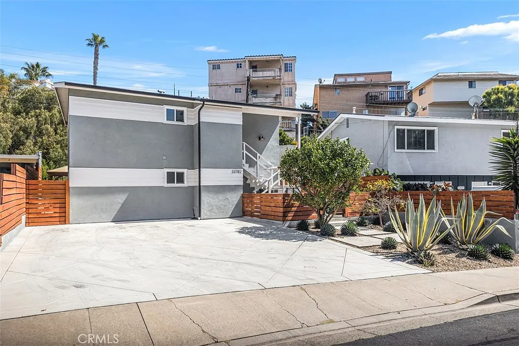 2 bed, 750 sqft, $6,200 — Photo 2