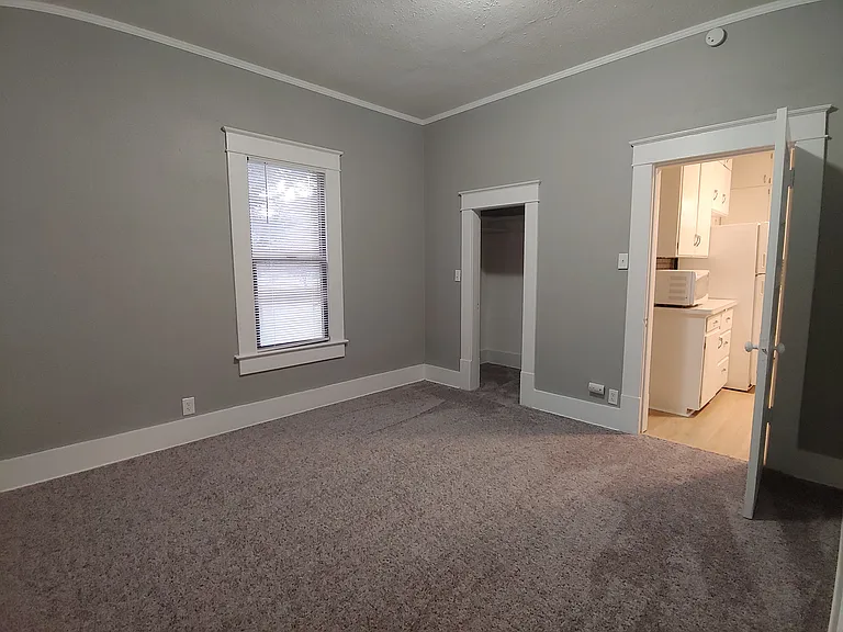 216 S Academy St — Photo 23