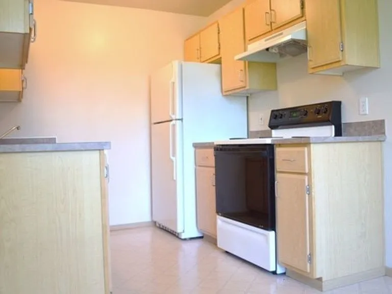 Quiet 2-Bed 2-Bath Apartments Close to WOU with Beautiful Landscaping In-Unit Washer/Dryer — Photo 37