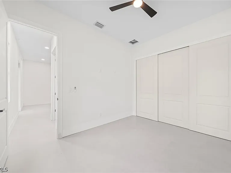 1805 W 10th St — Photo 14