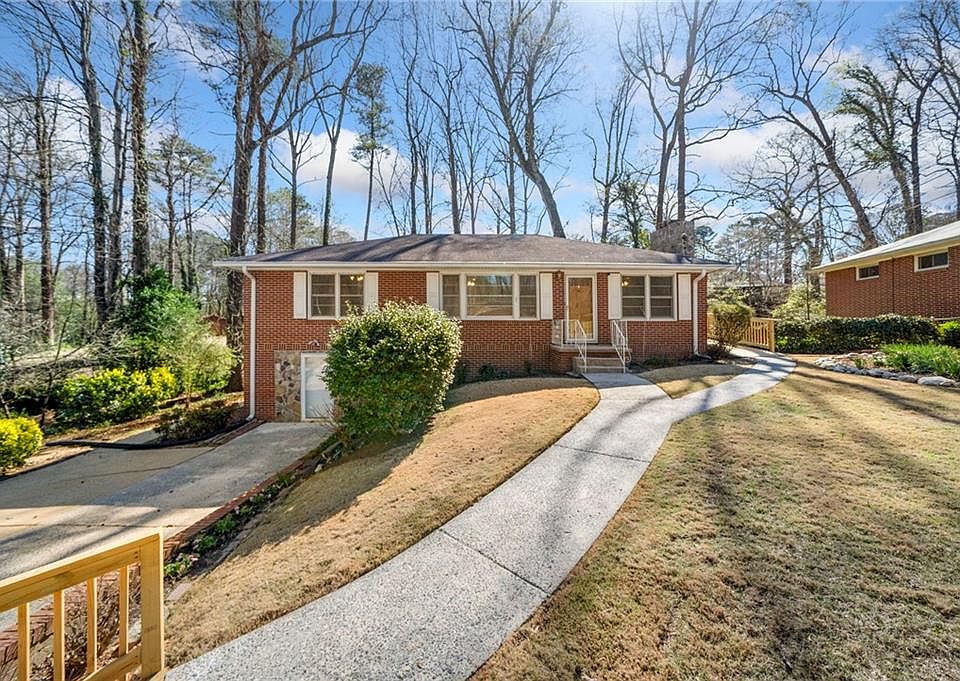 1st image of 750 Parkway Dr SE