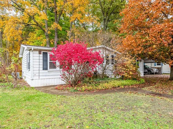 249 Forest Glen Rd SW, Warren, OH 44481