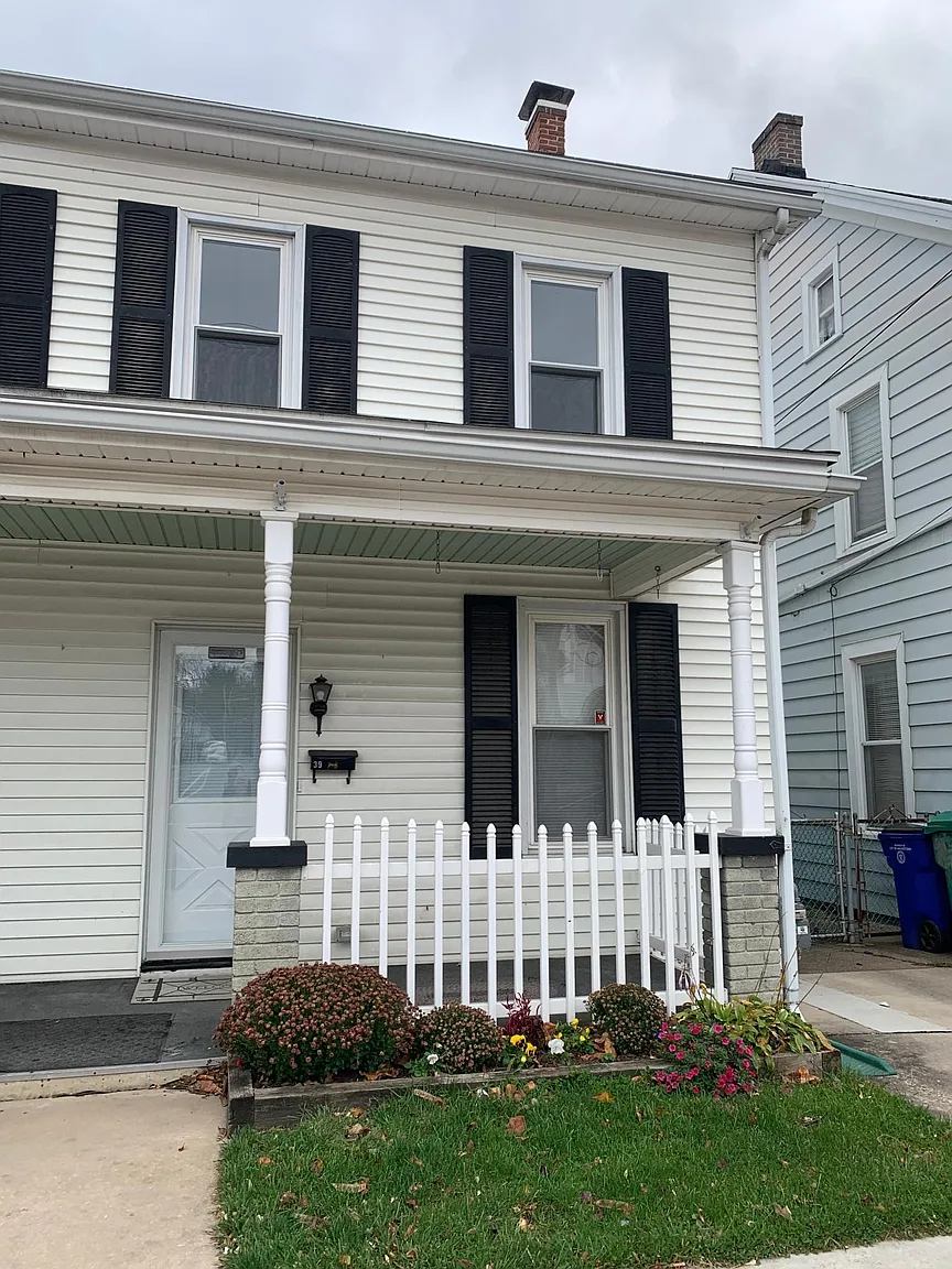 39 Westside Ave photo 1