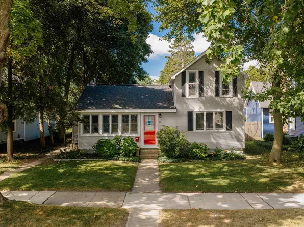 131 N Spruce St, Traverse City, MI 49684
