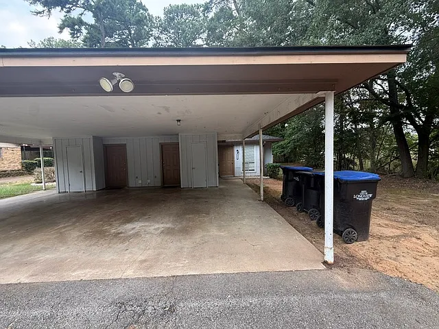 3 bed, 1000 sqft, $1,395 — Photo 2
