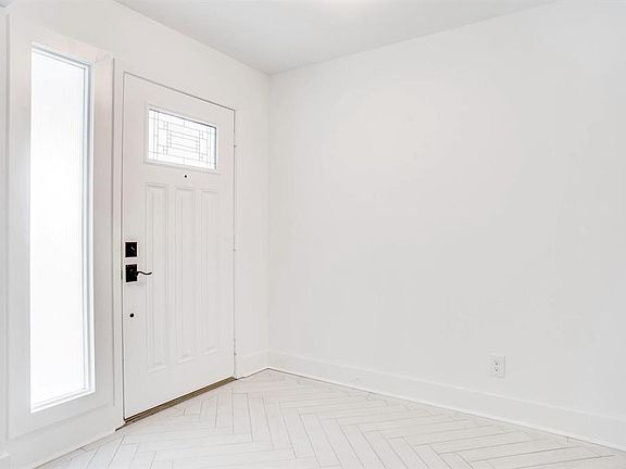 5th image of 9217 Crestlake Dr