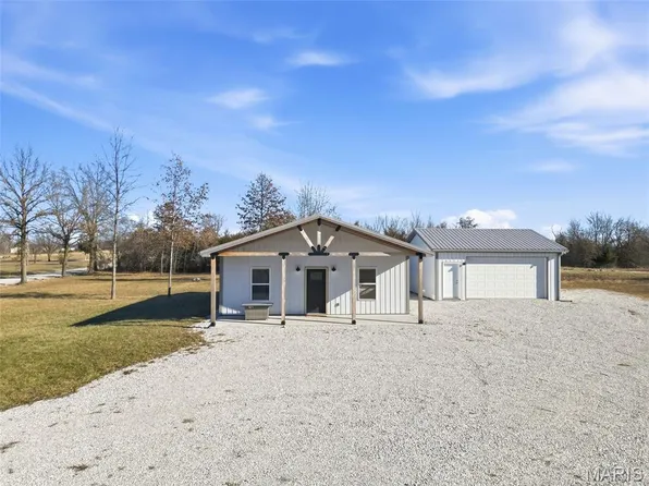 40115 Washington Ln, Perry, MO 63462