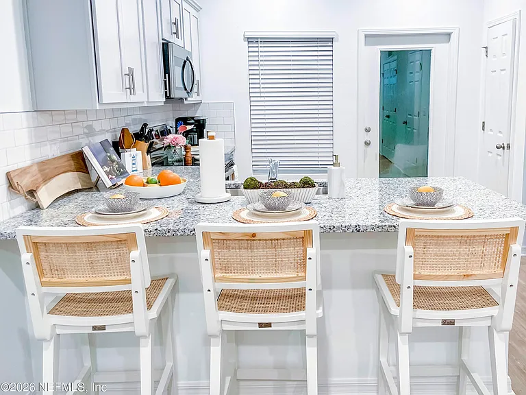 28 Zaragoza Dr — Photo 5
