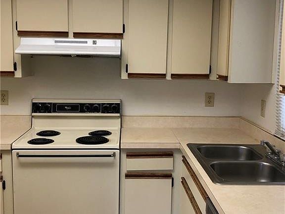 2nd image of 1502 SE Royal Green Cir #202B