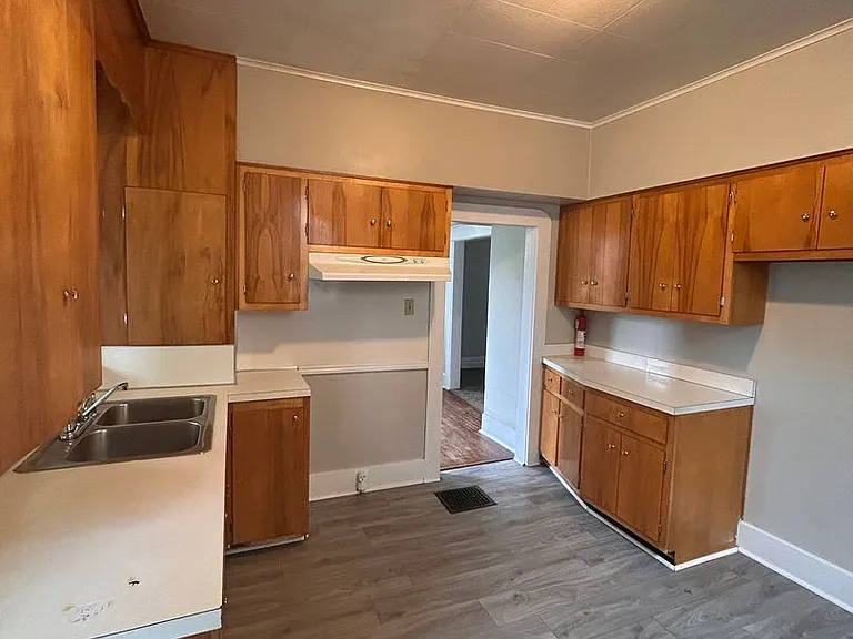 1815 Bayer Ave — Photo 3