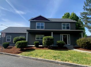 115 SW Vicki Ln, Grants Pass, OR 97526