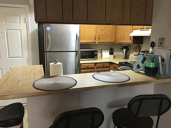 4th image of 540 N May St APT 2129