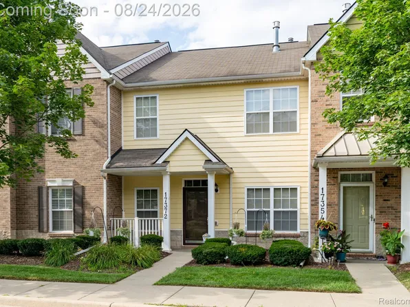 17372 Windflower Dr, Southfield, MI 48076