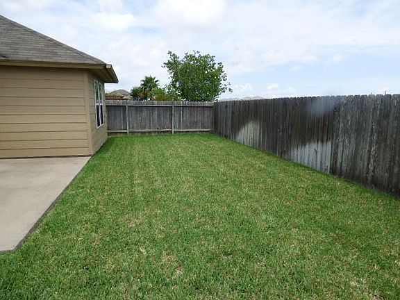 3rd image of 5918 Tapestry Dr