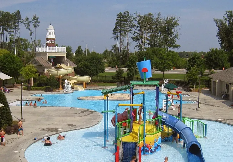 Community pool