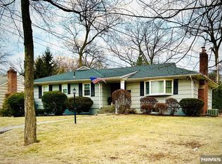 88 Buckingham Dr, Ramsey, NJ 07446