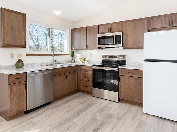 5th image of 8824 W Ontario Avenue