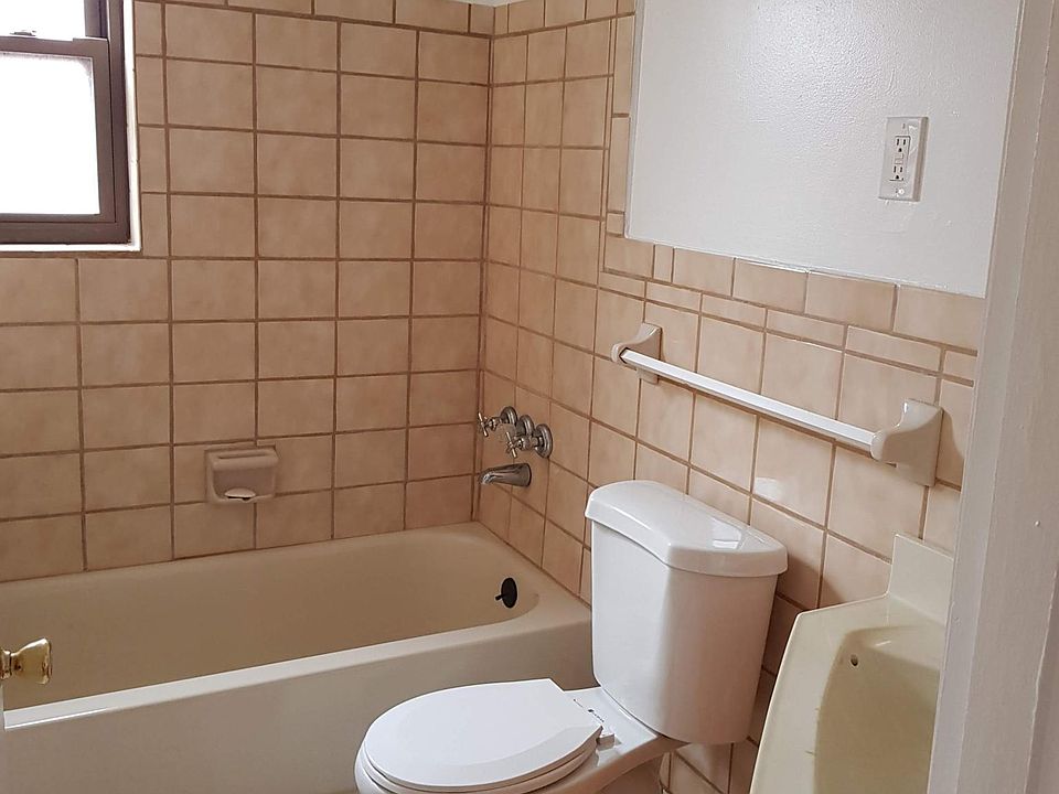 2nd image of 7115 Eastlawn Dr #3