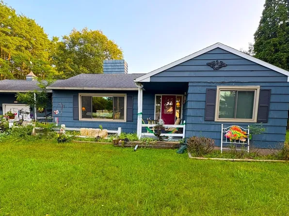 717 E Parkdale Ave, Manistee, MI 49660