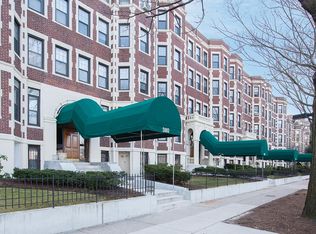 380 Riverway APT 3, Boston, MA 02115